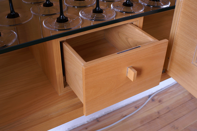 Hängesideboard