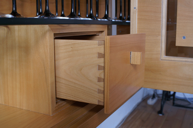 Hängesideboard